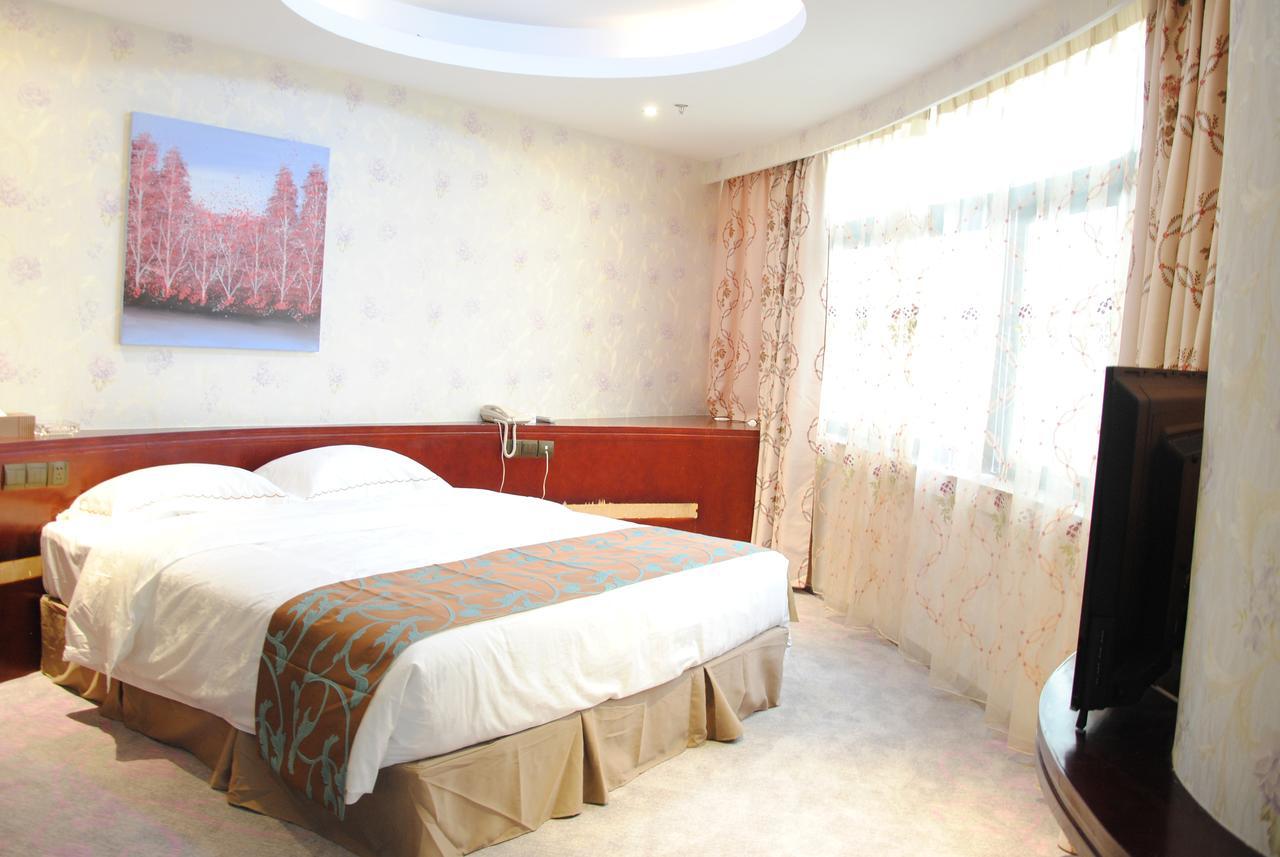 Guangxi Golden Holiday Hotel 南寧 エクステリア 写真