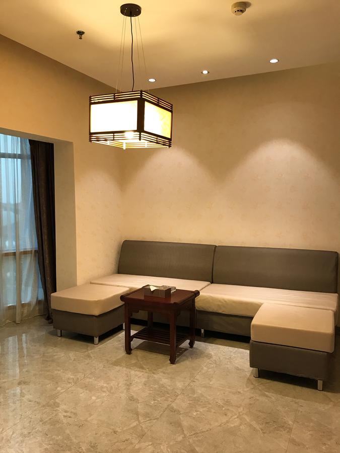 Guangxi Golden Holiday Hotel 南寧 エクステリア 写真