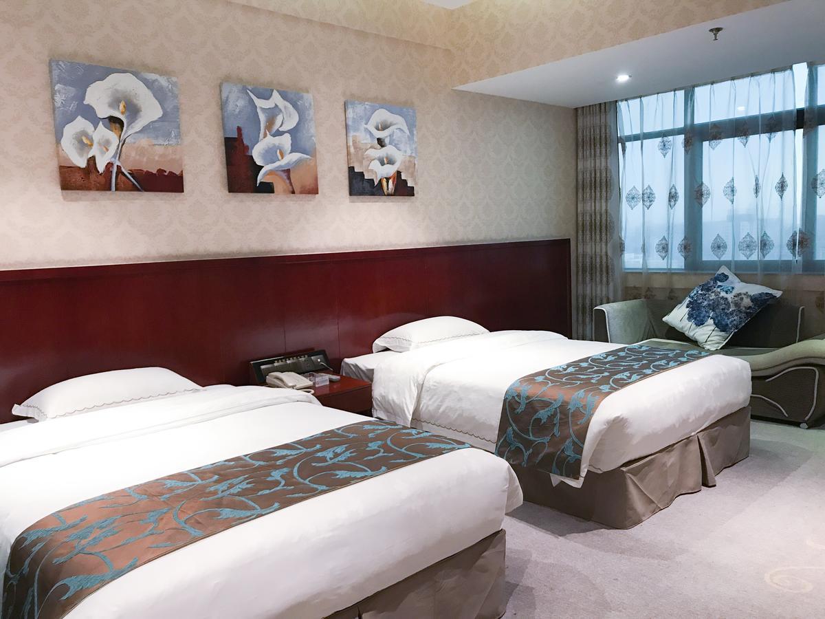 Guangxi Golden Holiday Hotel 南寧 エクステリア 写真