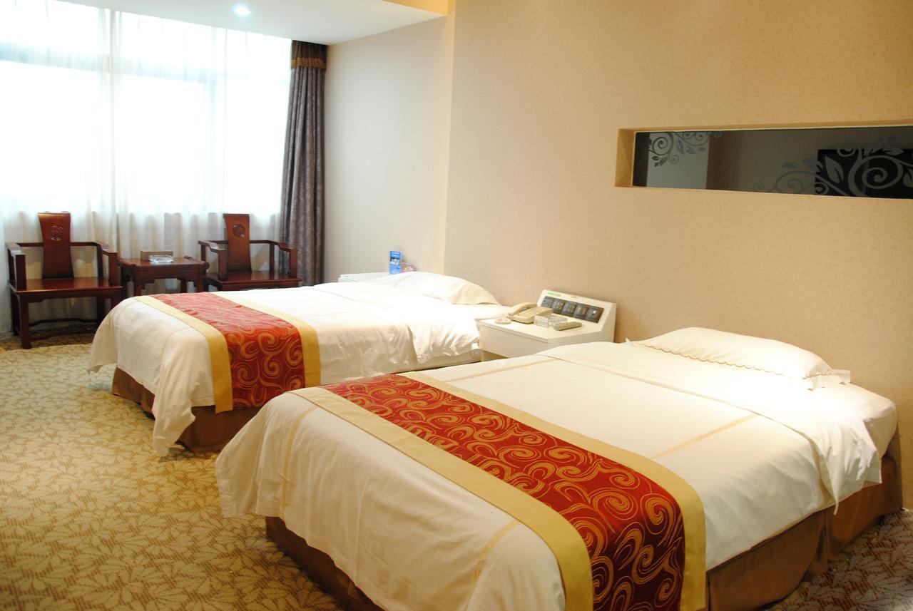 Guangxi Golden Holiday Hotel 南寧 エクステリア 写真