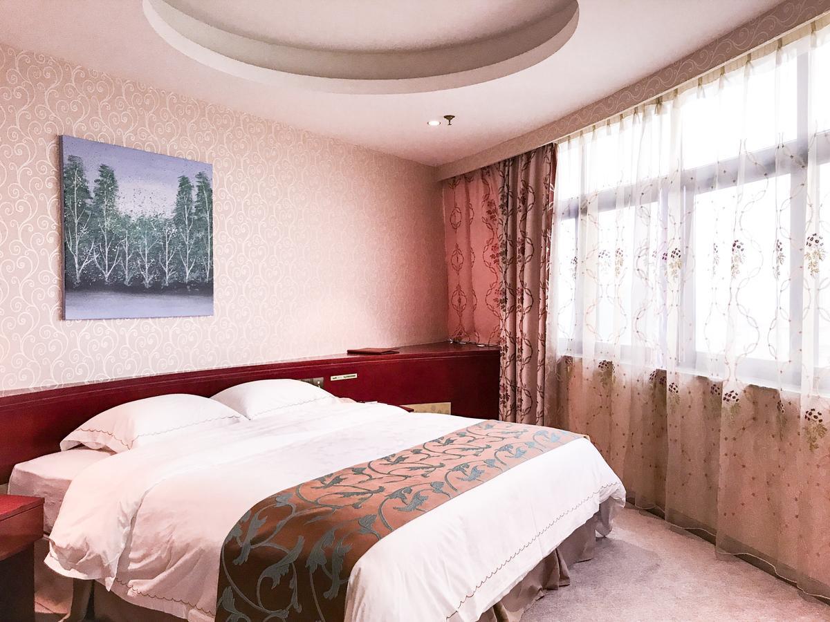 Guangxi Golden Holiday Hotel 南寧 エクステリア 写真