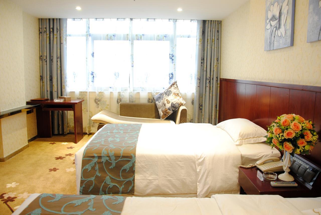 Guangxi Golden Holiday Hotel 南寧 エクステリア 写真